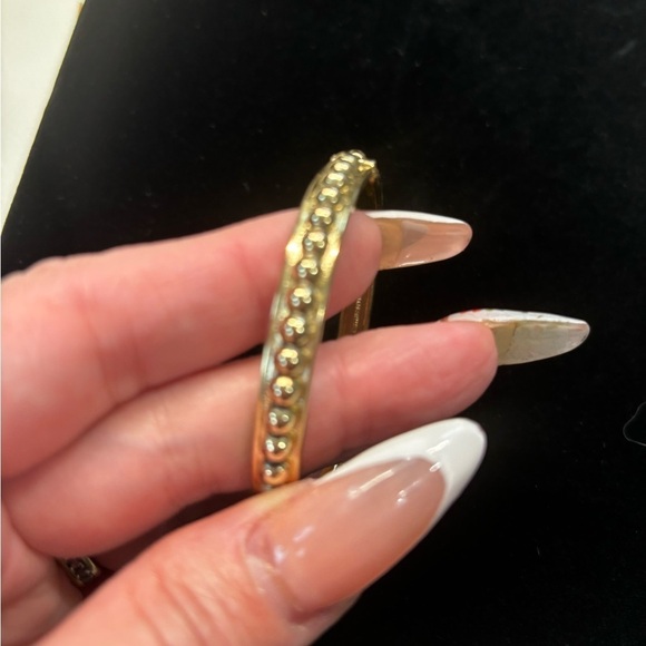 Whiting & Davis Vintage gold tone hinged bangle by - Picture 2 of 7